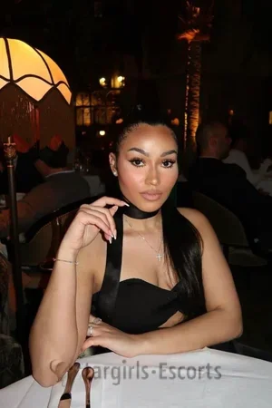 Demi Escort