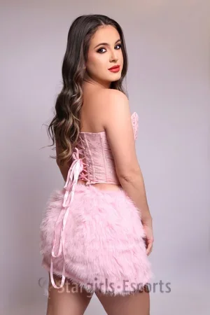 Clara Escort