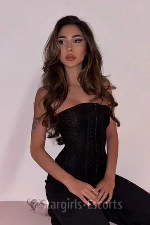 Yasmine Escort