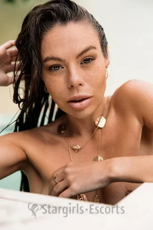 Bonnie Pornstar Escort