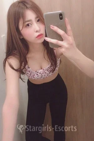 Estira Escort