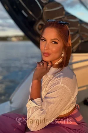 Julia Escort