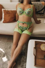 Cleo Curves