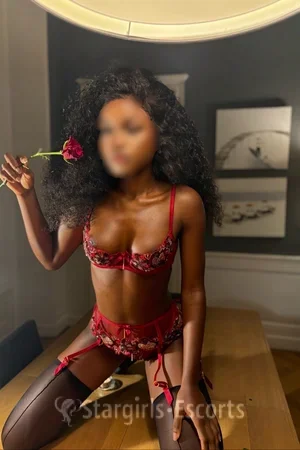 Naia Escort