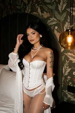 Nina Nurutantrica