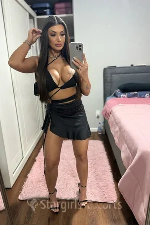 Agatha Escort