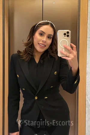 Julia Belle Escort