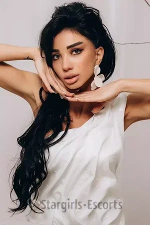Reyza Escort