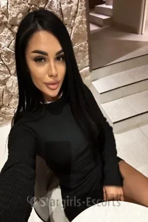 Eva Sparkles Escort